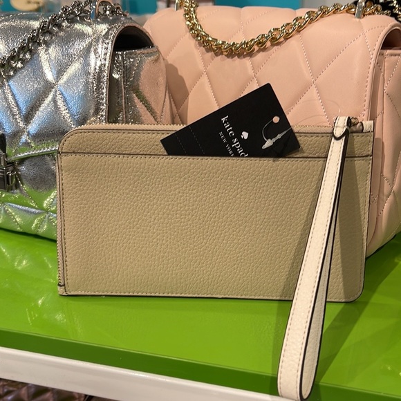 Kate Spade Medium Lucy Colorblock L-Zip Wristlet Pebble Leather 
Light Sand 
NWT - Picture 11 of 16